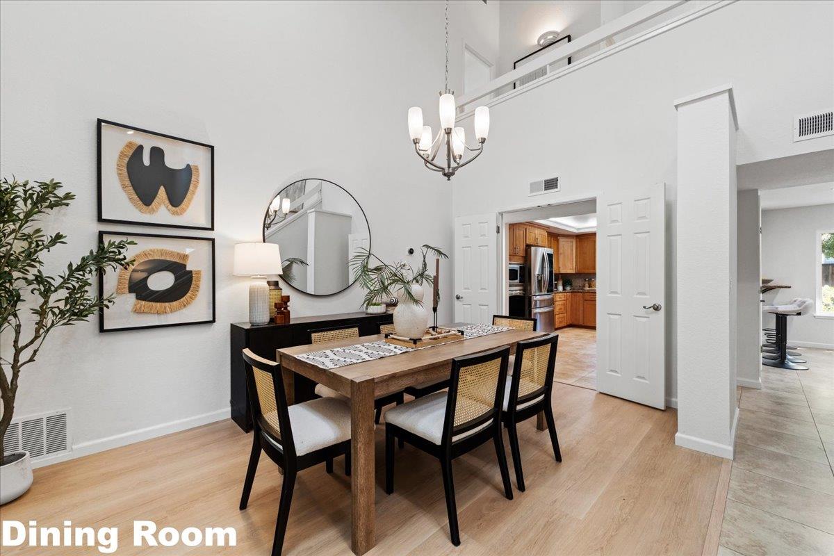 Detail Gallery Image 11 of 49 For 7760 Orogrande Pl, Cupertino,  CA 95014 - 5 Beds | 3 Baths