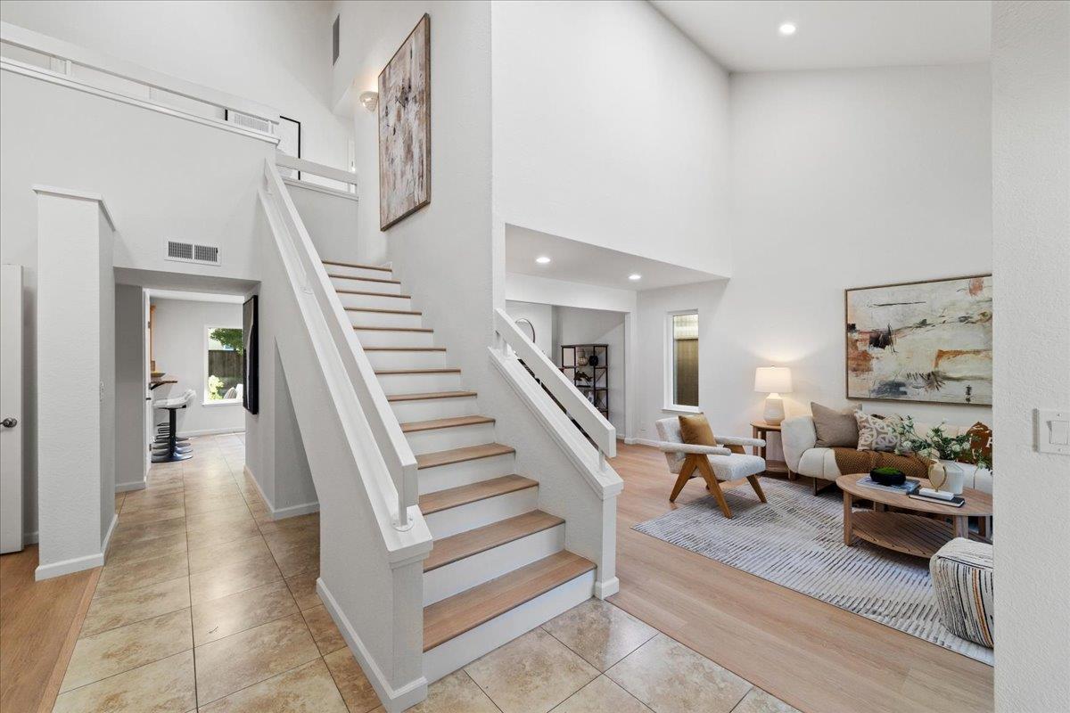 Detail Gallery Image 13 of 49 For 7760 Orogrande Pl, Cupertino,  CA 95014 - 5 Beds | 3 Baths