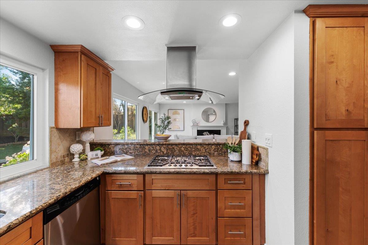 Detail Gallery Image 18 of 49 For 7760 Orogrande Pl, Cupertino,  CA 95014 - 5 Beds | 3 Baths