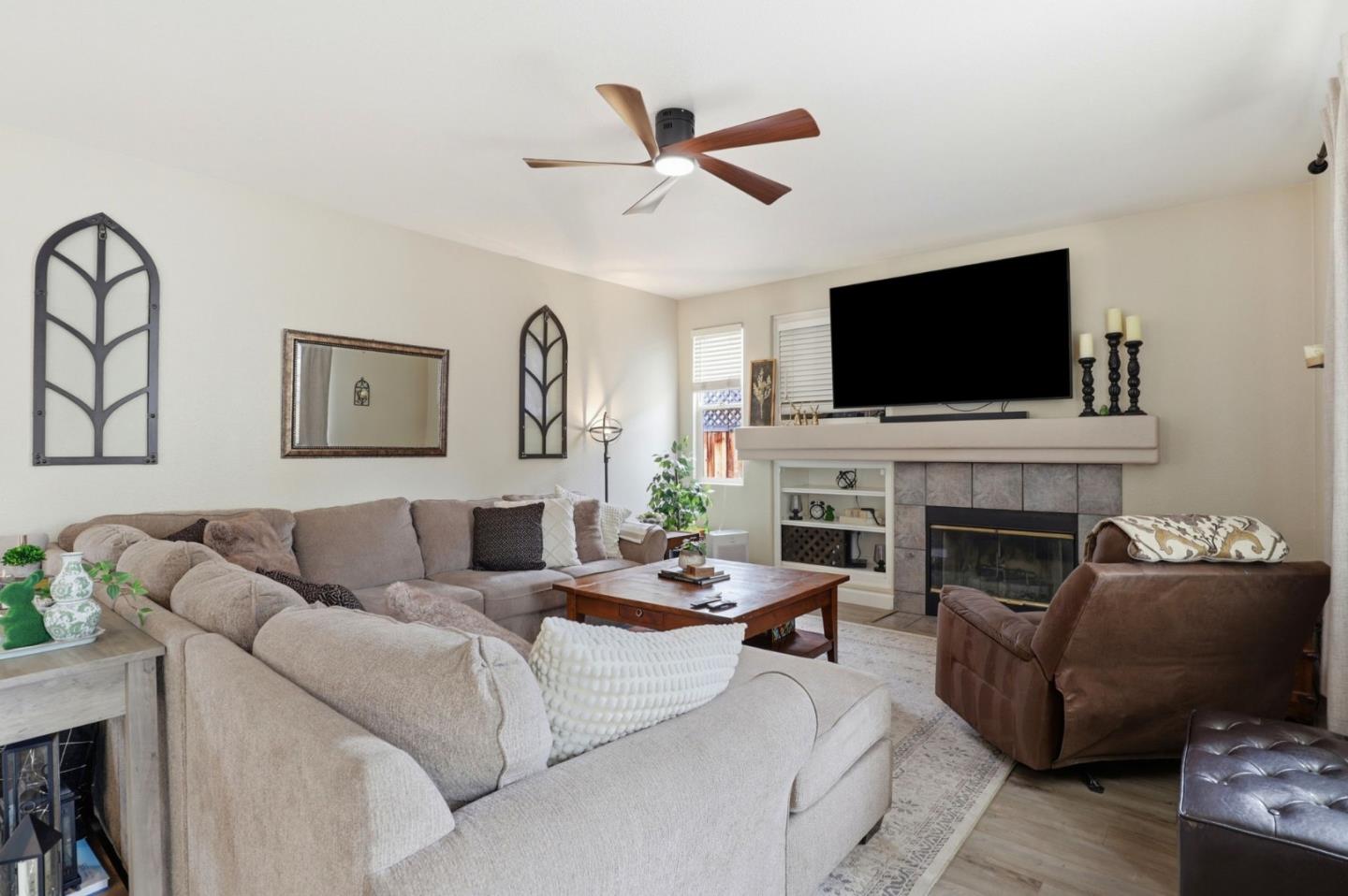 Detail Gallery Image 11 of 40 For 1510 Dovetail Way, Gilroy,  CA 95020 - 5 Beds | 3 Baths