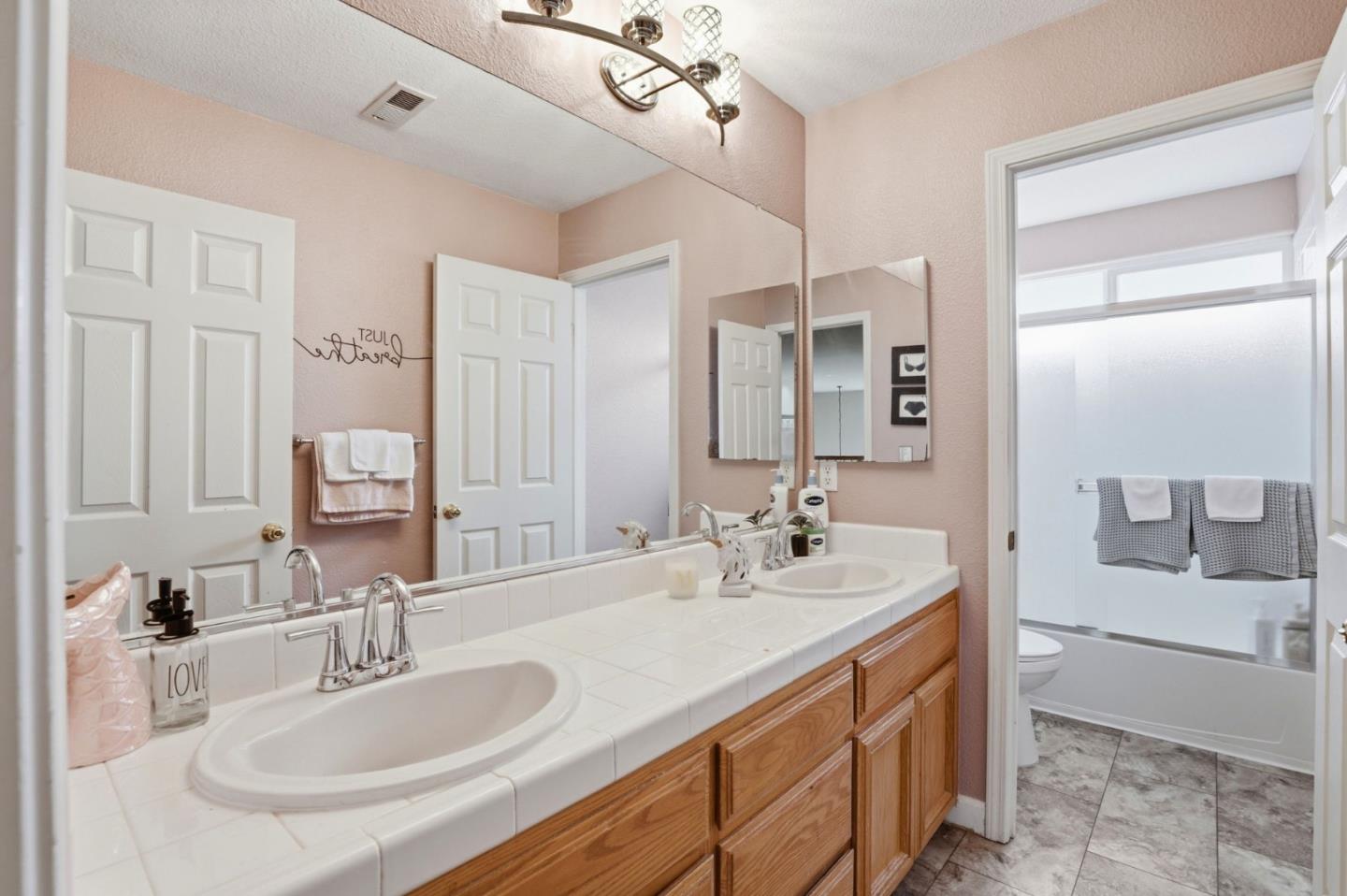 Detail Gallery Image 23 of 40 For 1510 Dovetail Way, Gilroy,  CA 95020 - 5 Beds | 3 Baths