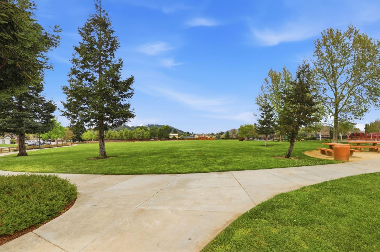 Detail Gallery Image 39 of 40 For 1510 Dovetail Way, Gilroy,  CA 95020 - 5 Beds | 3 Baths