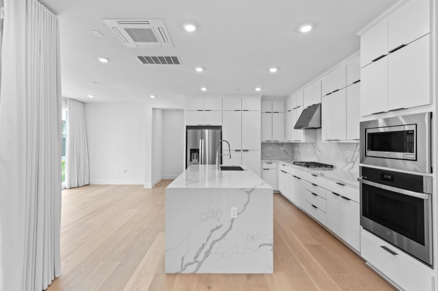 Detail Gallery Image 6 of 30 For 3020 Boyter Pl #105,  Santa Clara,  CA 95051 - 4 Beds | 3/2 Baths