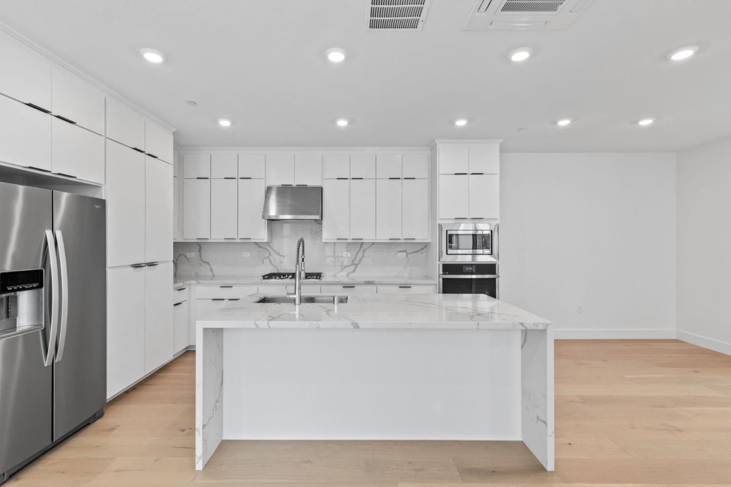 Detail Gallery Image 7 of 30 For 3020 Boyter Pl #105,  Santa Clara,  CA 95051 - 4 Beds | 3/2 Baths