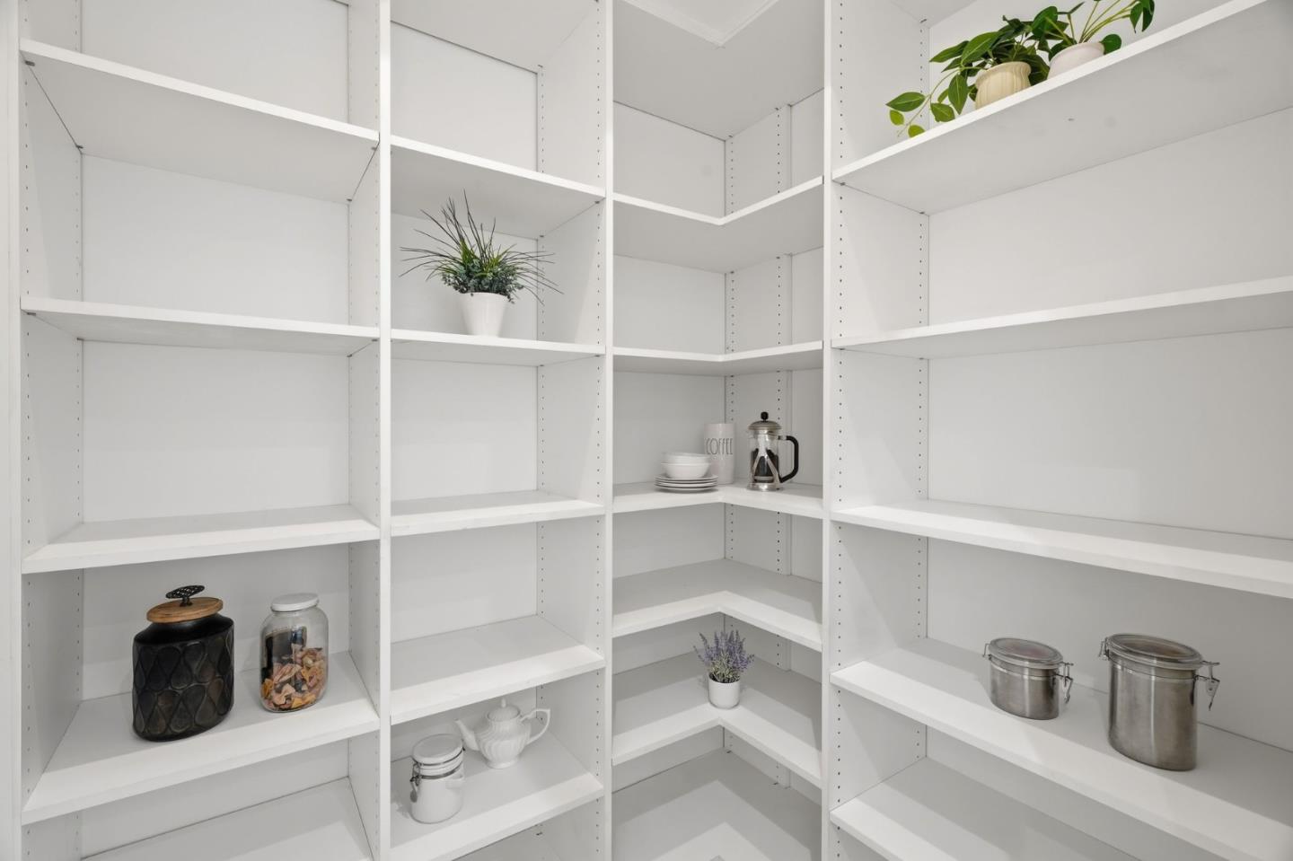 Detail Gallery Image 16 of 50 For 19110 Dagmar Dr, Saratoga,  CA 95070 - 5 Beds | 4/1 Baths