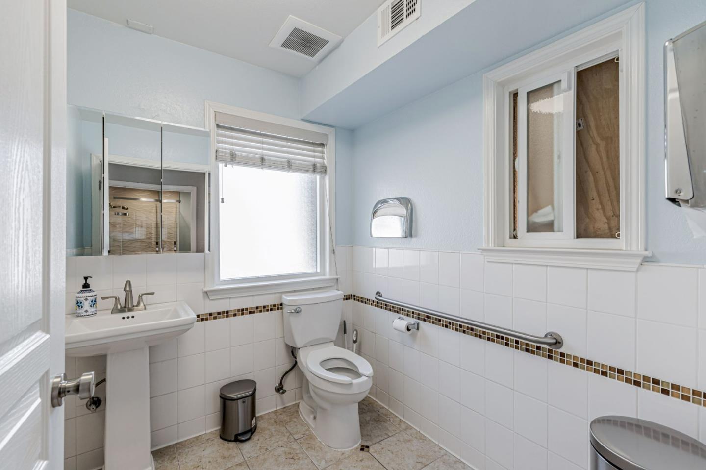 Detail Gallery Image 10 of 25 For 1217 Park Ave, San Jose,  CA 95126 - – Beds | – Baths