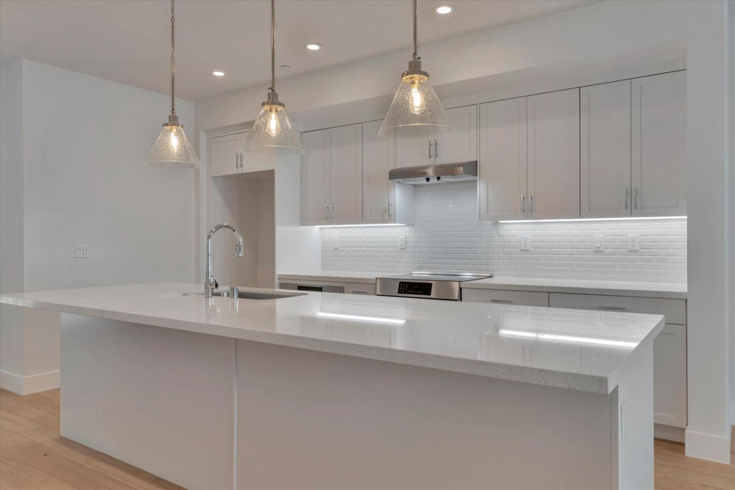 Detail Gallery Image 10 of 19 For 2741 Oak Rd, Walnut Creek,  CA 94597 - 4 Beds | 3/1 Baths