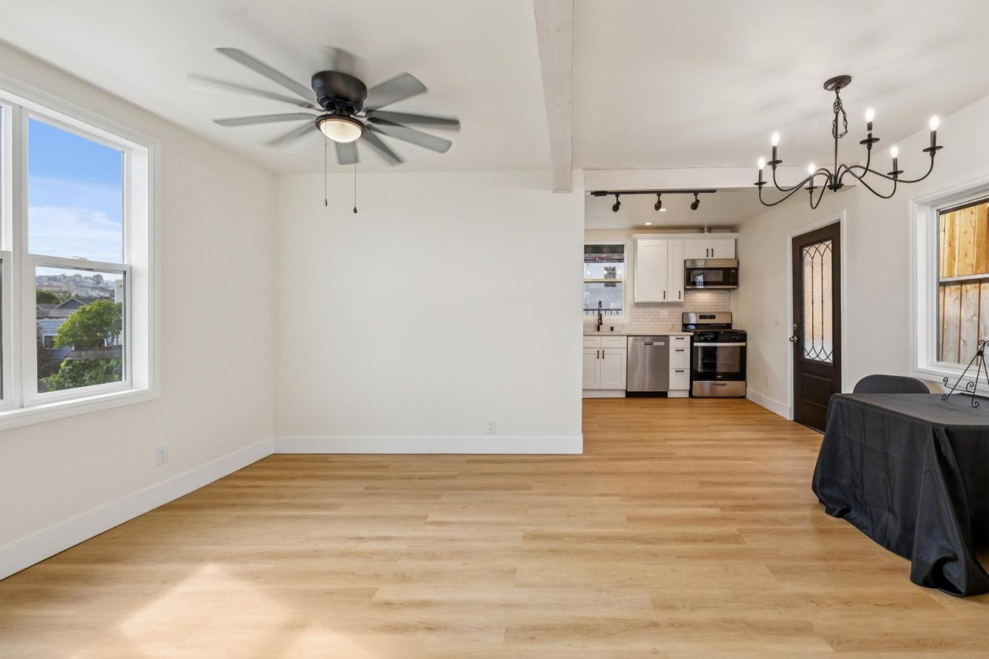 Detail Gallery Image 11 of 27 For 360 Bradford St, San Francisco,  CA 94110 - 1 Beds | 1 Baths