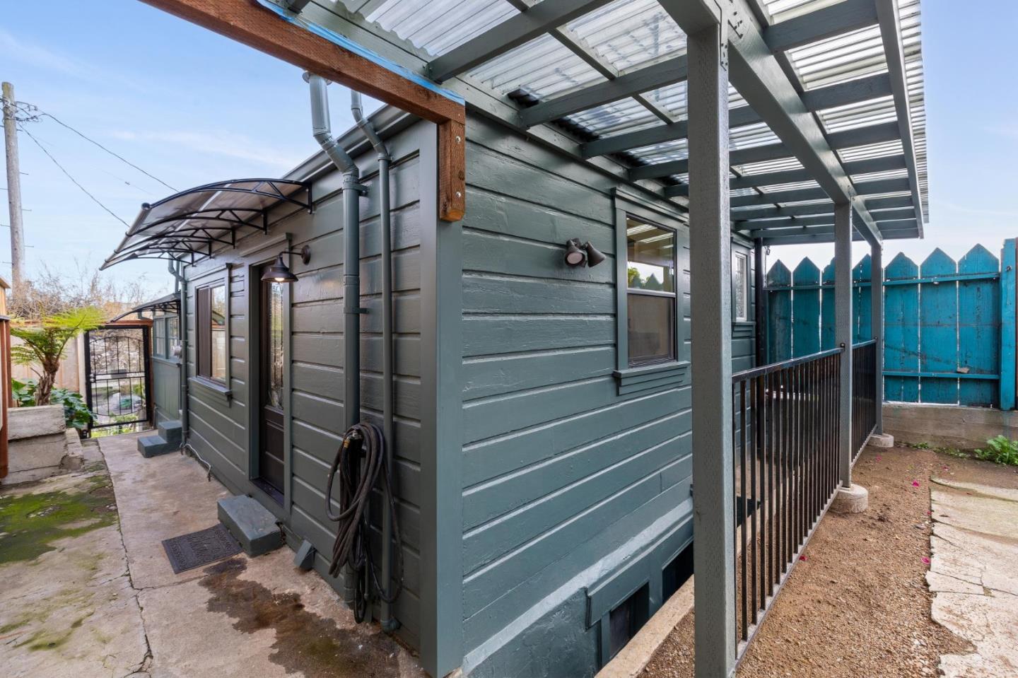 Detail Gallery Image 19 of 27 For 360 Bradford St, San Francisco,  CA 94110 - 1 Beds | 1 Baths