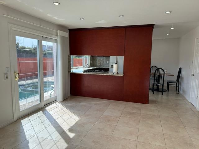 Detail Gallery Image 15 of 35 For 1288 Isengard Ct, San Jose,  CA 95121 - 5 Beds | 3 Baths