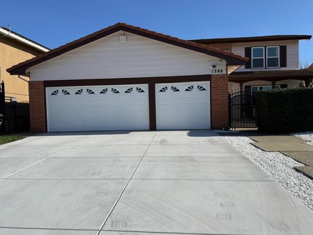 Detail Gallery Image 2 of 35 For 1288 Isengard Ct, San Jose,  CA 95121 - 5 Beds | 3 Baths
