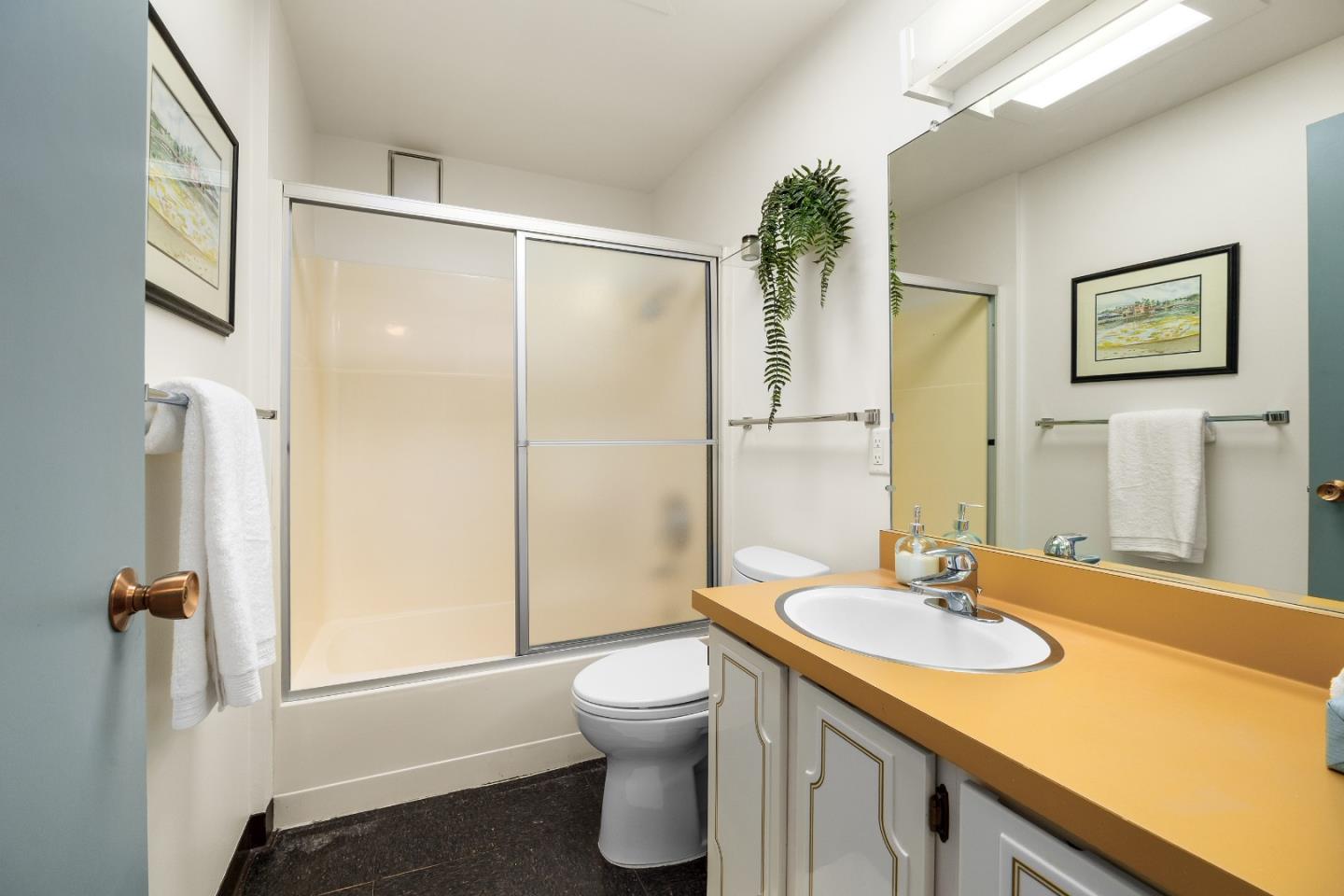 Detail Gallery Image 23 of 34 For 22130 E Cliff Dr 3d,  Santa Cruz,  CA 95062 - 2 Beds | 2 Baths