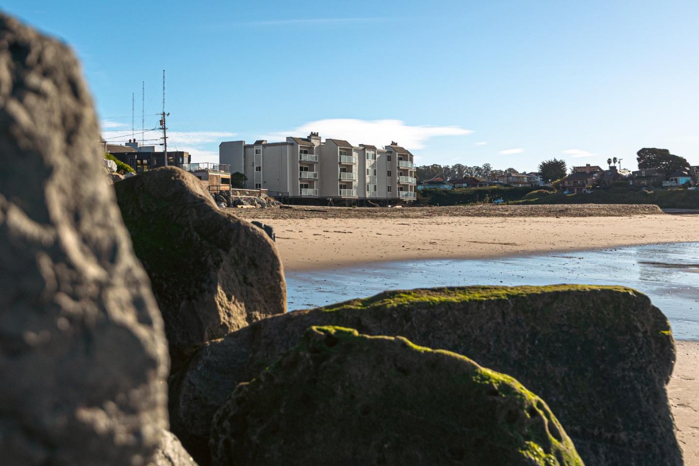 Detail Gallery Image 33 of 34 For 22130 E Cliff Dr 3d,  Santa Cruz,  CA 95062 - 2 Beds | 2 Baths