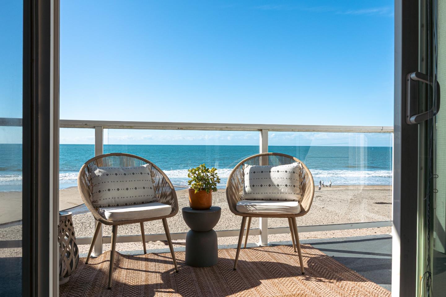 Detail Gallery Image 9 of 34 For 22130 E Cliff Dr 3d,  Santa Cruz,  CA 95062 - 2 Beds | 2 Baths