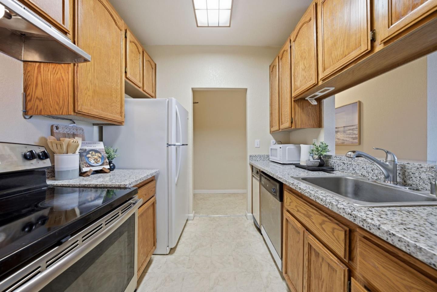 Detail Gallery Image 11 of 58 For 39931 Cedar Blvd #305,  Newark,  CA 94560 - 1 Beds | 1 Baths