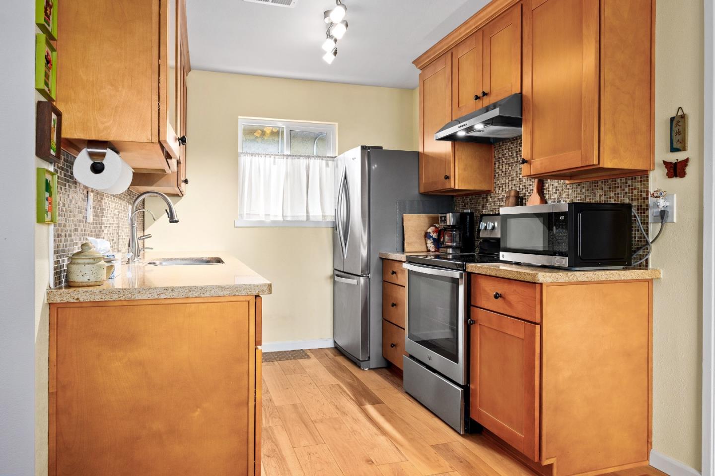 Detail Gallery Image 5 of 20 For 501 Tuttle Ave, Watsonville,  CA 95076 - 2 Beds | 2 Baths