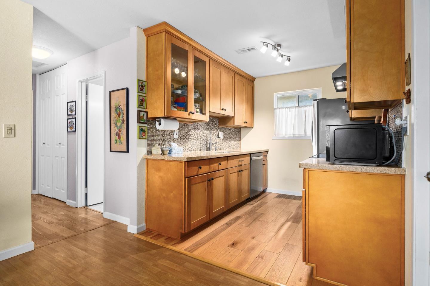 Detail Gallery Image 6 of 20 For 501 Tuttle Ave, Watsonville,  CA 95076 - 2 Beds | 2 Baths