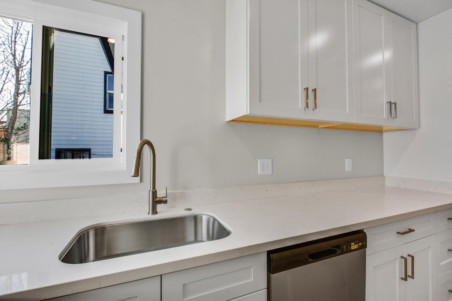 Detail Gallery Image 22 of 44 For 498 Elm Ave, San Bruno,  CA 94066 - 4 Beds | 3 Baths