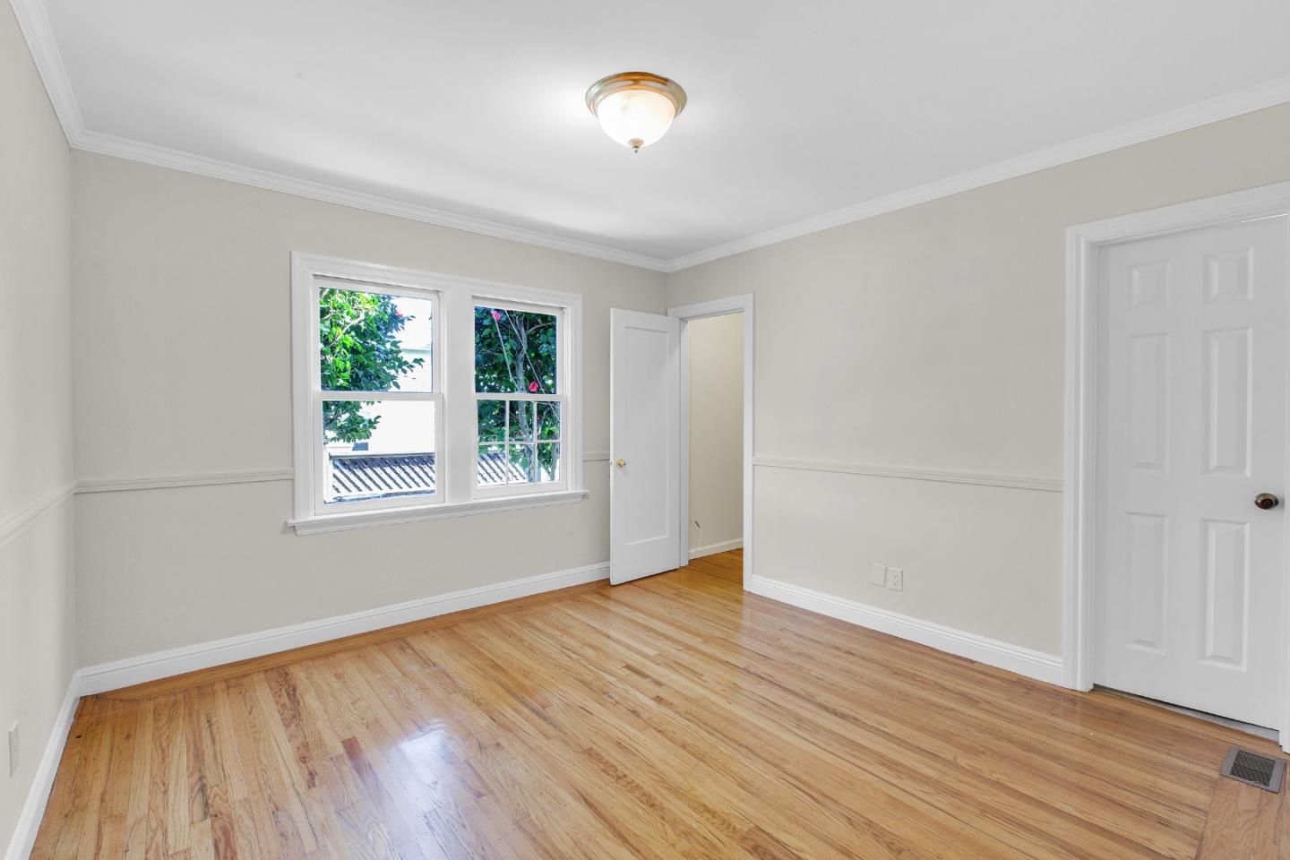 Detail Gallery Image 24 of 44 For 498 Elm Ave, San Bruno,  CA 94066 - 4 Beds | 3 Baths