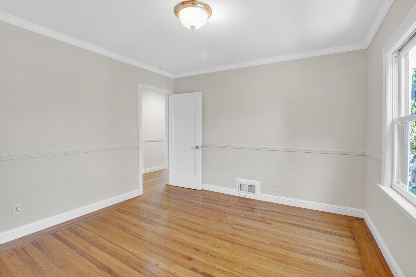 Detail Gallery Image 25 of 44 For 498 Elm Ave, San Bruno,  CA 94066 - 4 Beds | 3 Baths