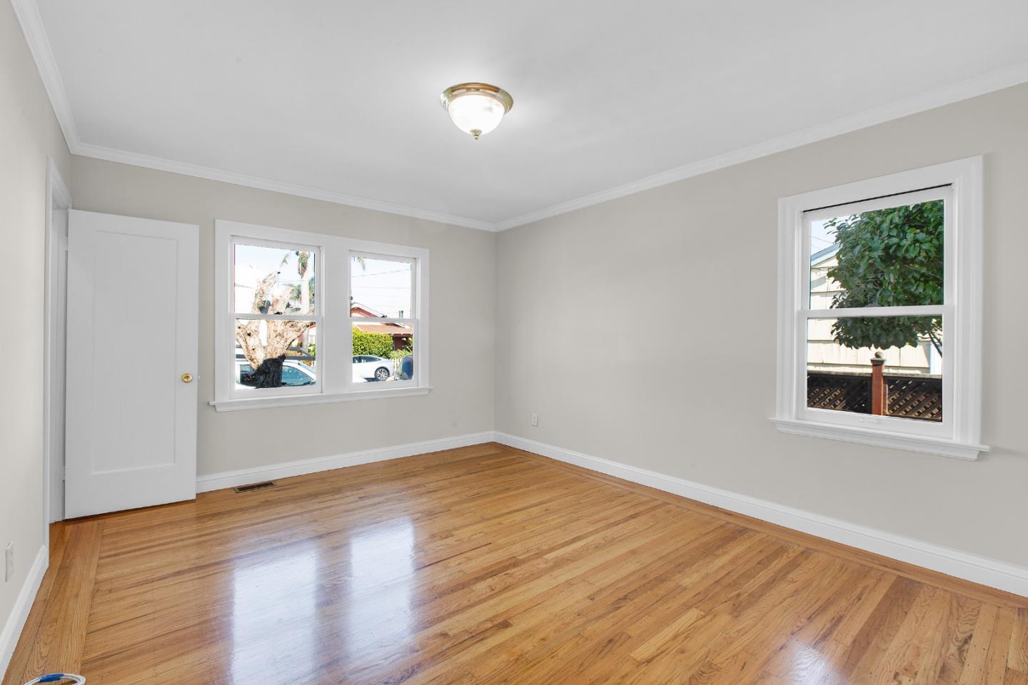 Detail Gallery Image 27 of 44 For 498 Elm Ave, San Bruno,  CA 94066 - 4 Beds | 3 Baths