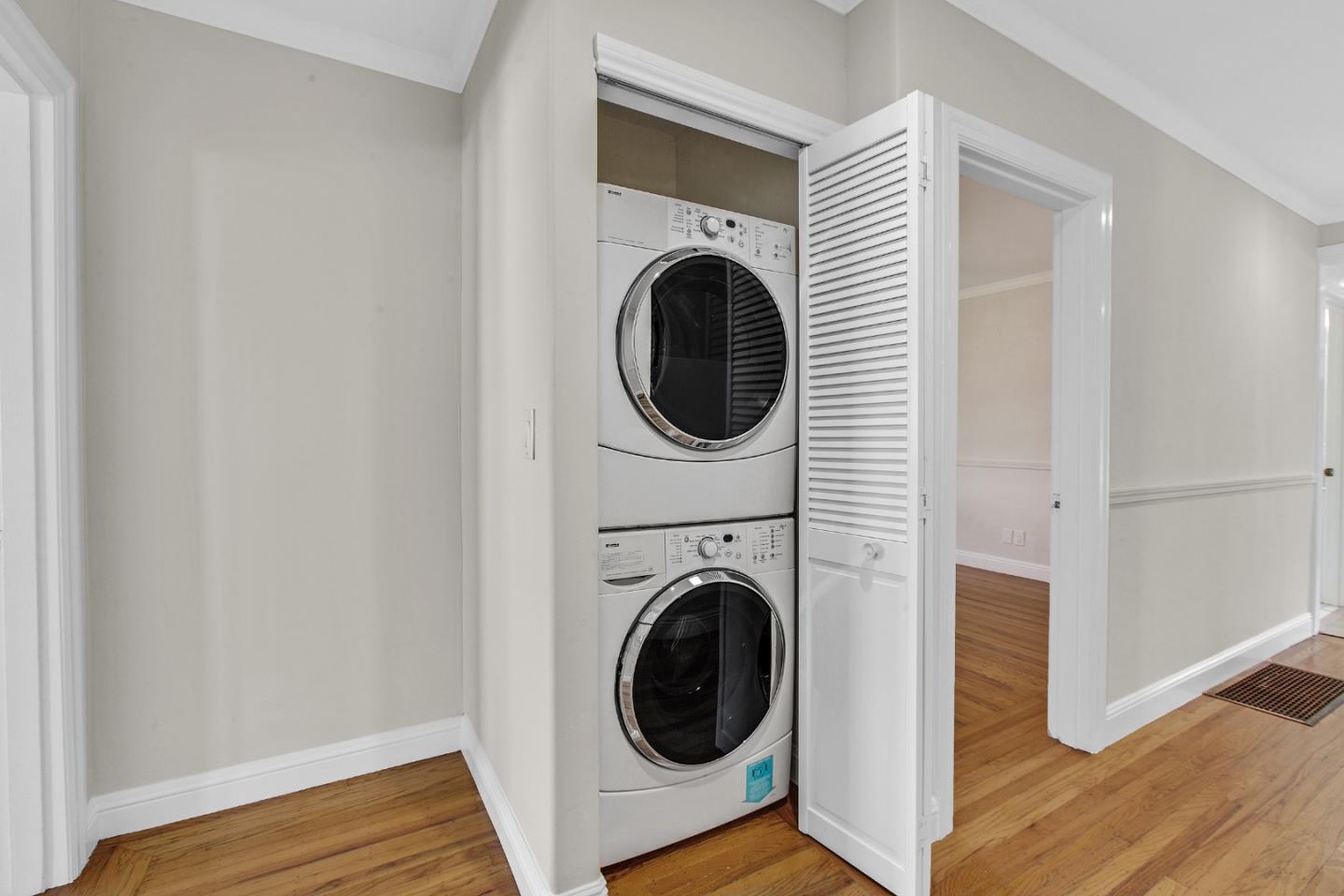 Detail Gallery Image 31 of 44 For 498 Elm Ave, San Bruno,  CA 94066 - 4 Beds | 3 Baths