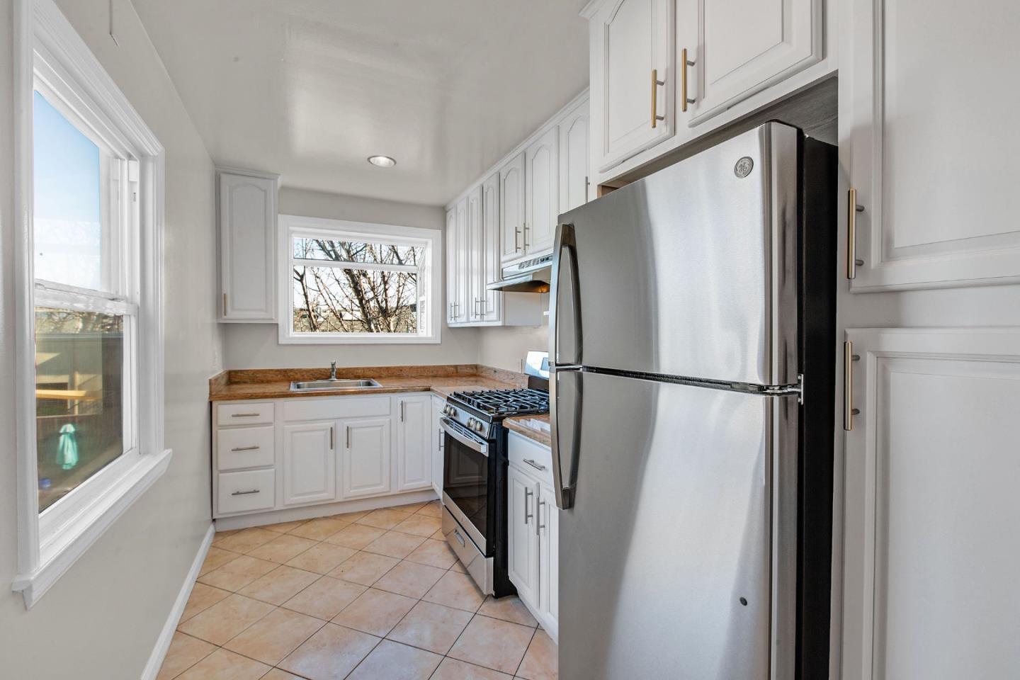 Detail Gallery Image 36 of 44 For 498 Elm Ave, San Bruno,  CA 94066 - 4 Beds | 3 Baths