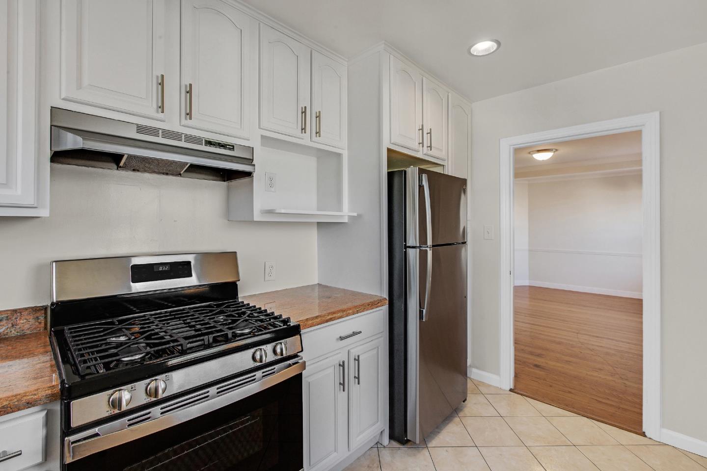 Detail Gallery Image 38 of 44 For 498 Elm Ave, San Bruno,  CA 94066 - 4 Beds | 3 Baths