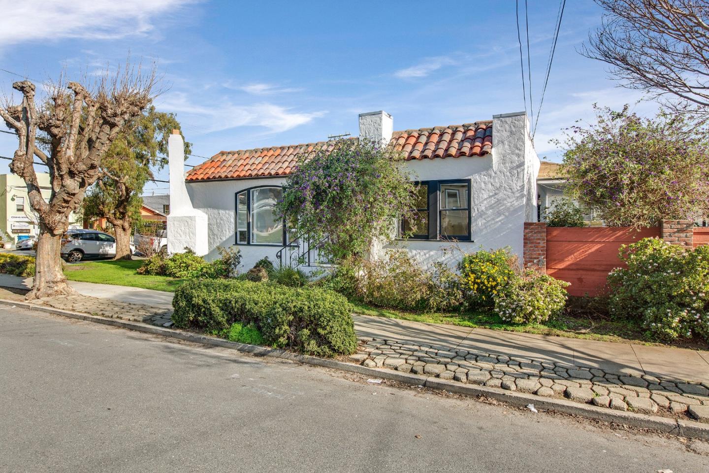 Detail Gallery Image 5 of 44 For 498 Elm Ave, San Bruno,  CA 94066 - 4 Beds | 3 Baths