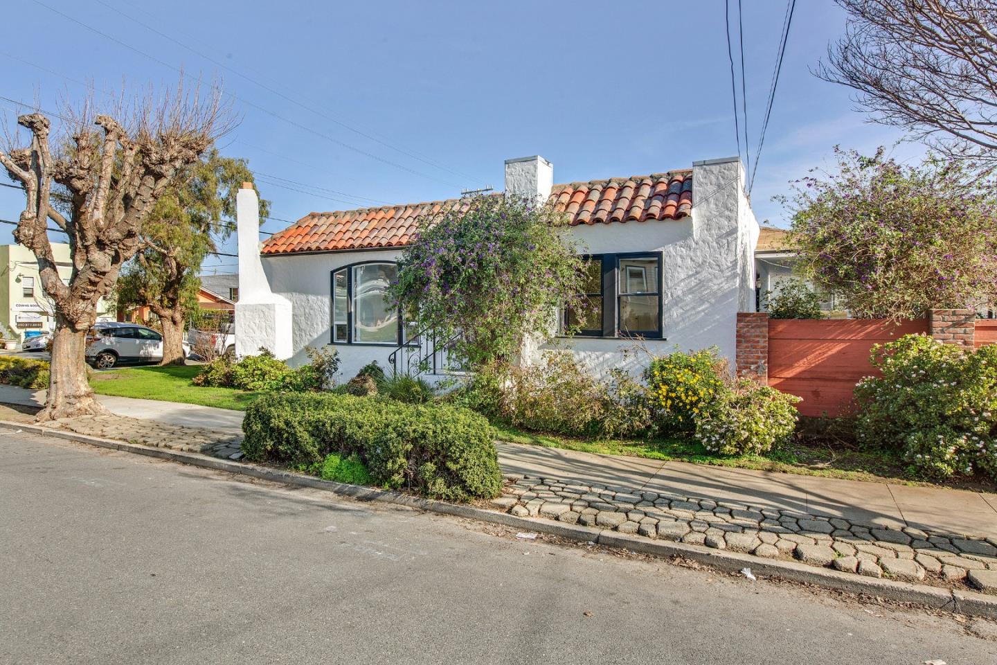 Detail Gallery Image 6 of 44 For 498 Elm Ave, San Bruno,  CA 94066 - 4 Beds | 3 Baths