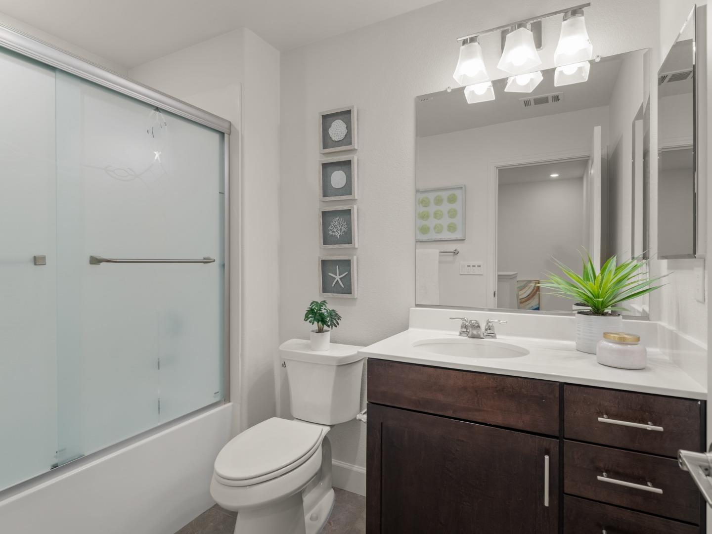 Detail Gallery Image 19 of 38 For 115 Agustin Narvaez St #4,  San Jose,  CA 95136 - 4 Beds | 3/1 Baths