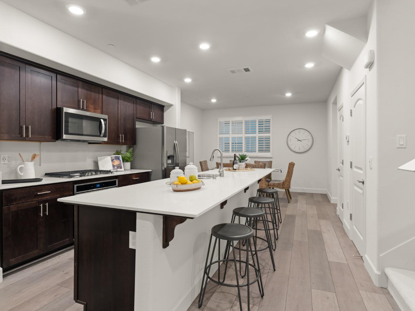 Detail Gallery Image 4 of 38 For 115 Agustin Narvaez St #4,  San Jose,  CA 95136 - 4 Beds | 3/1 Baths