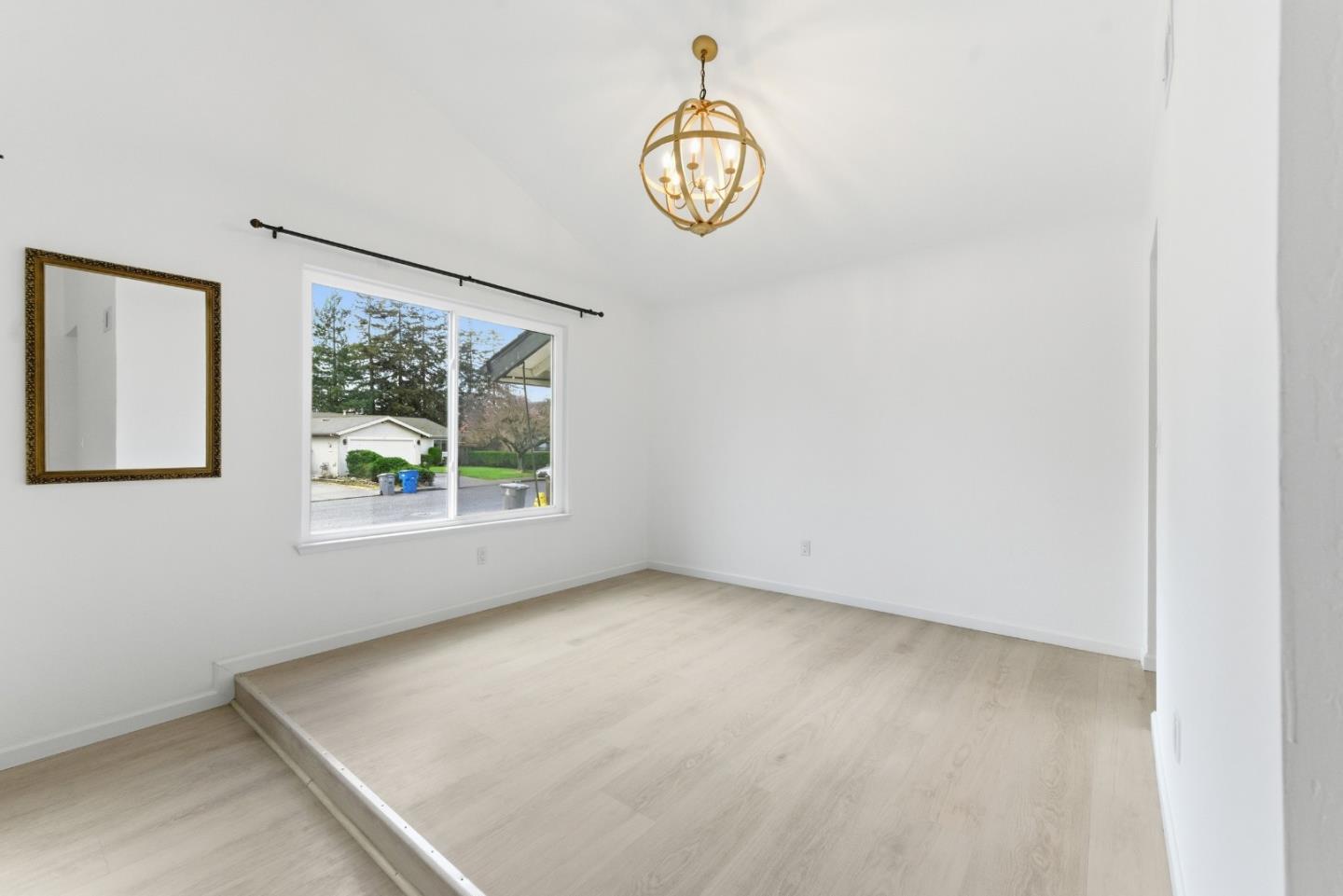 Detail Gallery Image 11 of 45 For 843 Cedarwood Ln, Petaluma,  CA 94954 - 4 Beds | 2 Baths