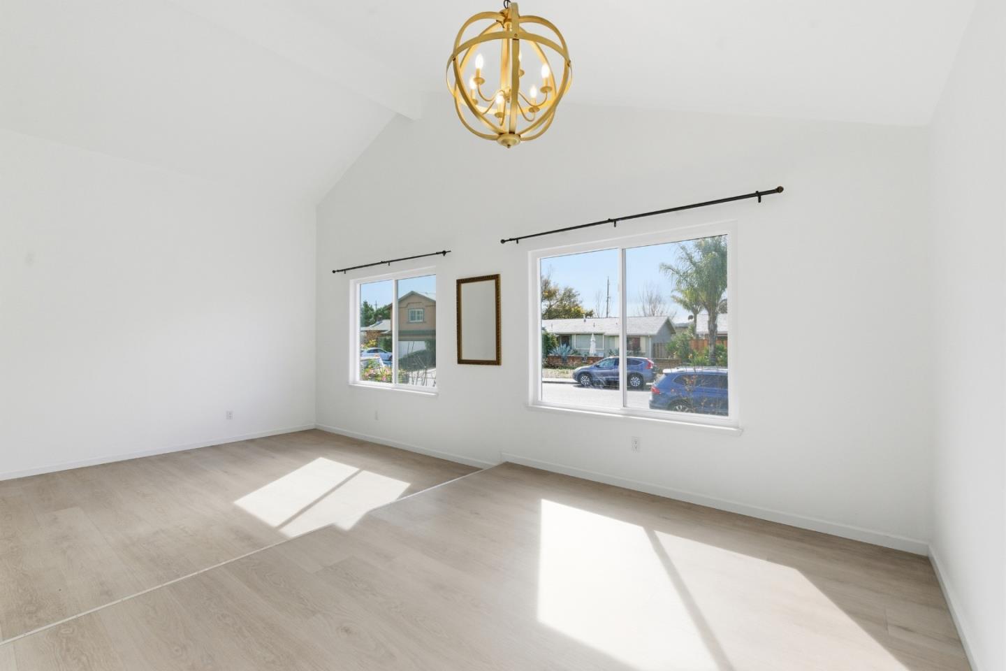 Detail Gallery Image 12 of 45 For 843 Cedarwood Ln, Petaluma,  CA 94954 - 4 Beds | 2 Baths