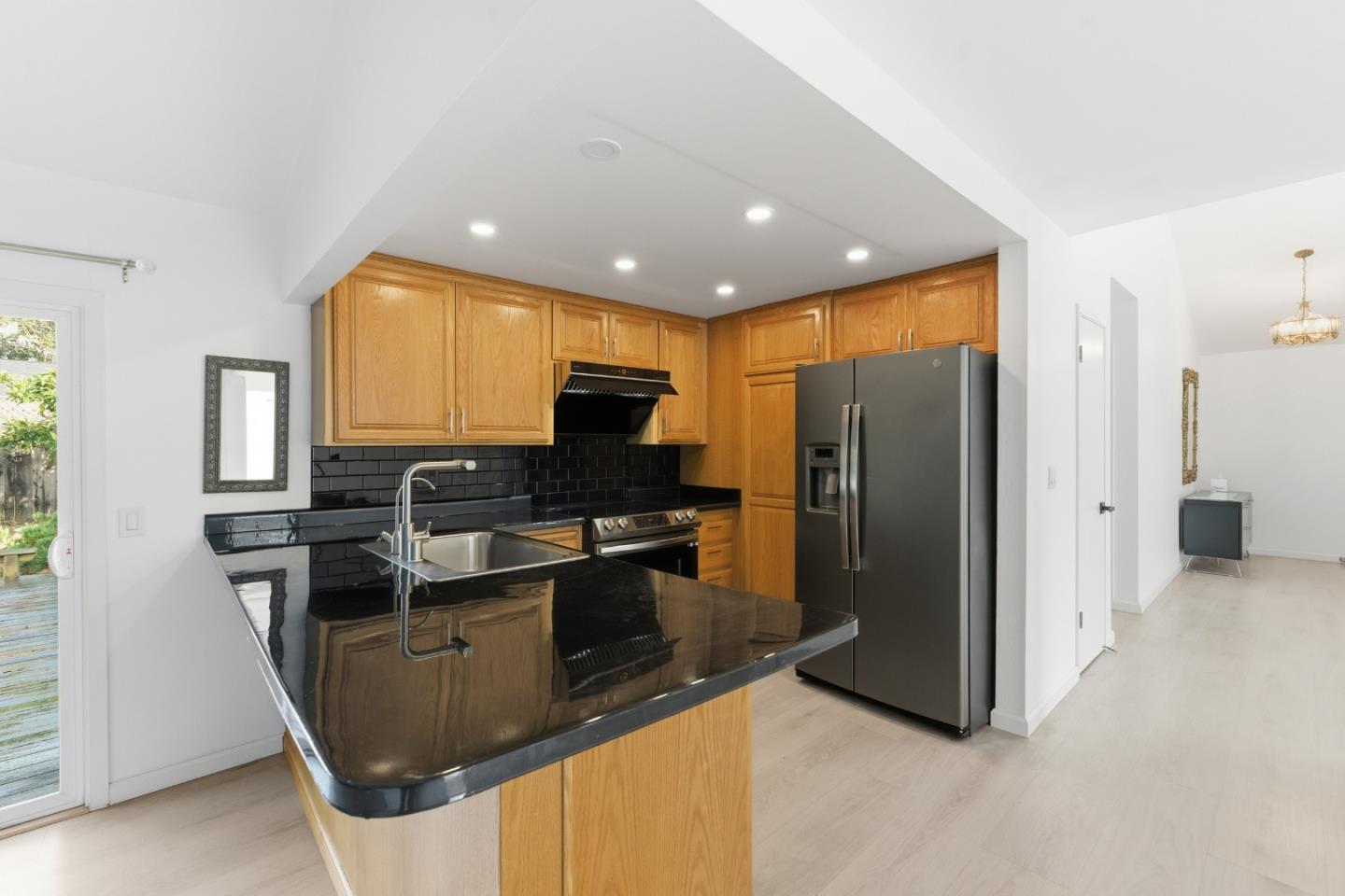 Detail Gallery Image 16 of 45 For 843 Cedarwood Ln, Petaluma,  CA 94954 - 4 Beds | 2 Baths