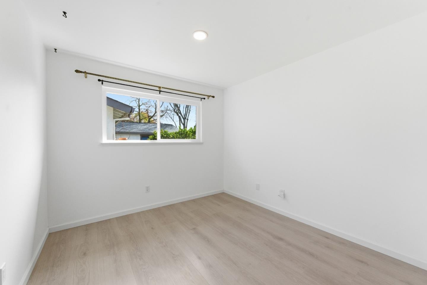 Detail Gallery Image 25 of 45 For 843 Cedarwood Ln, Petaluma,  CA 94954 - 4 Beds | 2 Baths