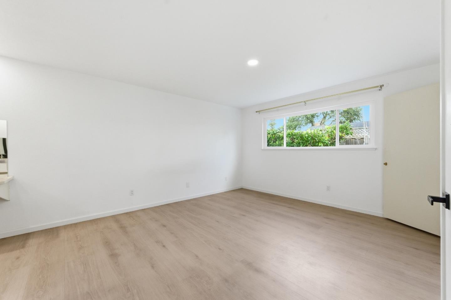 Detail Gallery Image 31 of 45 For 843 Cedarwood Ln, Petaluma,  CA 94954 - 4 Beds | 2 Baths