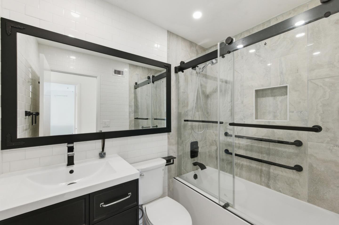 Detail Gallery Image 36 of 45 For 843 Cedarwood Ln, Petaluma,  CA 94954 - 4 Beds | 2 Baths