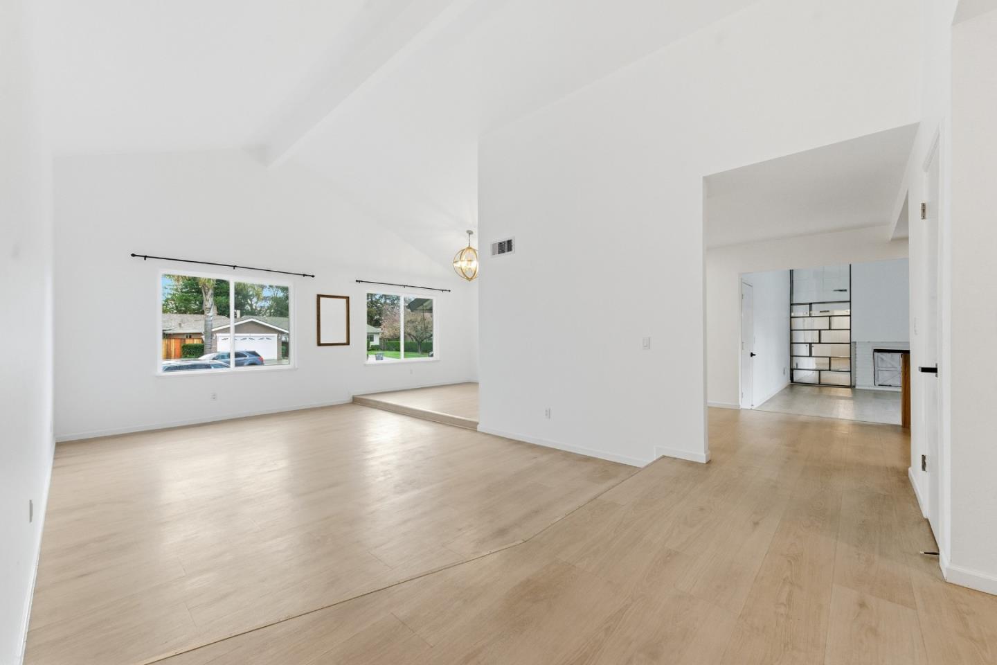 Detail Gallery Image 6 of 45 For 843 Cedarwood Ln, Petaluma,  CA 94954 - 4 Beds | 2 Baths