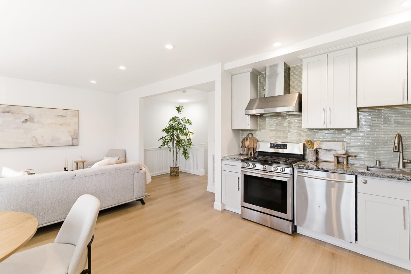 Detail Gallery Image 12 of 51 For 546 33rd Ave, San Francisco,  CA 94121 - 5 Beds | 5 Baths