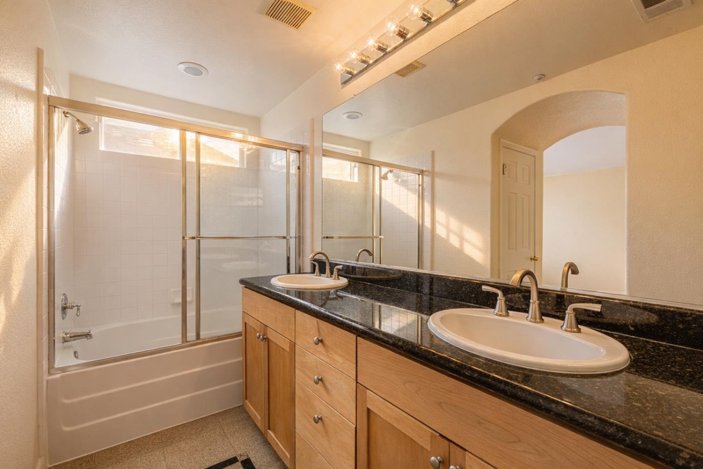 Detail Gallery Image 10 of 12 For 1849 Bradbury St, Salinas,  CA 93906 - 3 Beds | 2/1 Baths