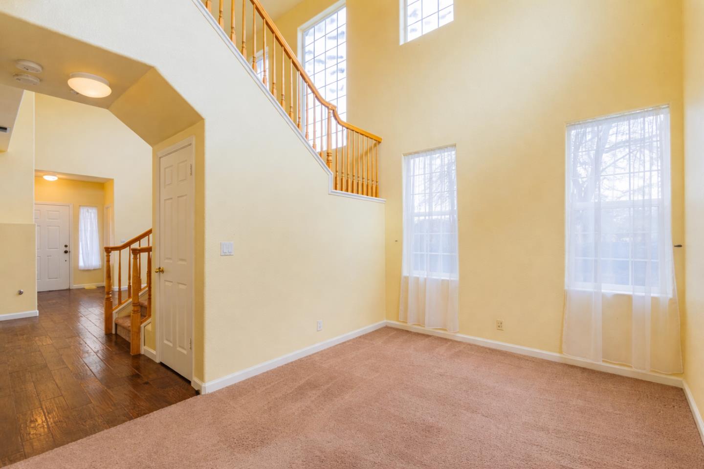 Detail Gallery Image 4 of 12 For 1849 Bradbury St, Salinas,  CA 93906 - 3 Beds | 2/1 Baths