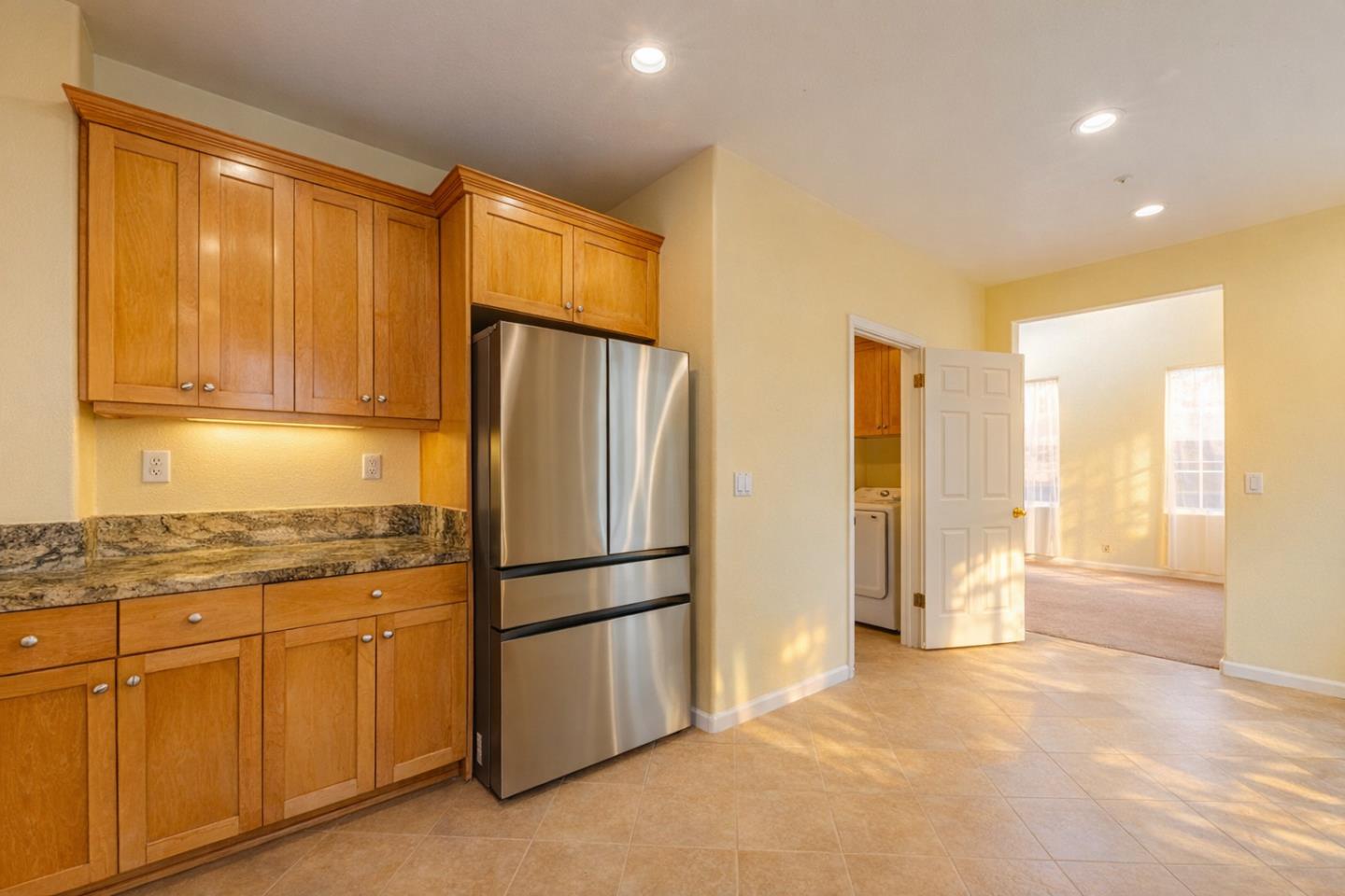 Detail Gallery Image 8 of 12 For 1849 Bradbury St, Salinas,  CA 93906 - 3 Beds | 2/1 Baths