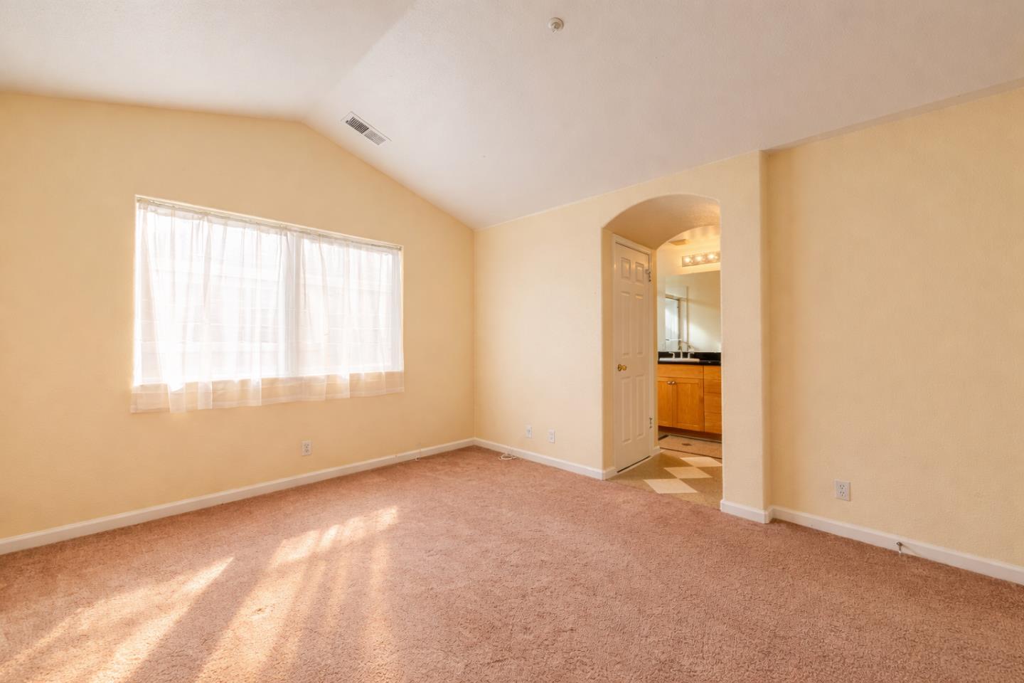 Detail Gallery Image 9 of 12 For 1849 Bradbury St, Salinas,  CA 93906 - 3 Beds | 2/1 Baths