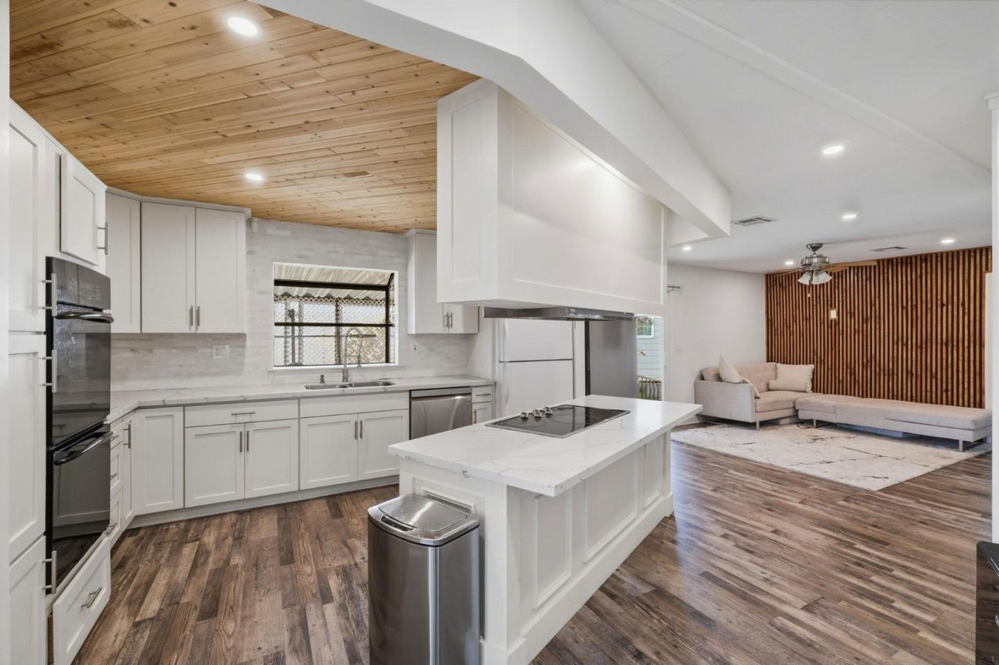 Detail Gallery Image 3 of 25 For 34 Eagle Green #34,  Fremont,  CA 94538 - 2 Beds | 2 Baths