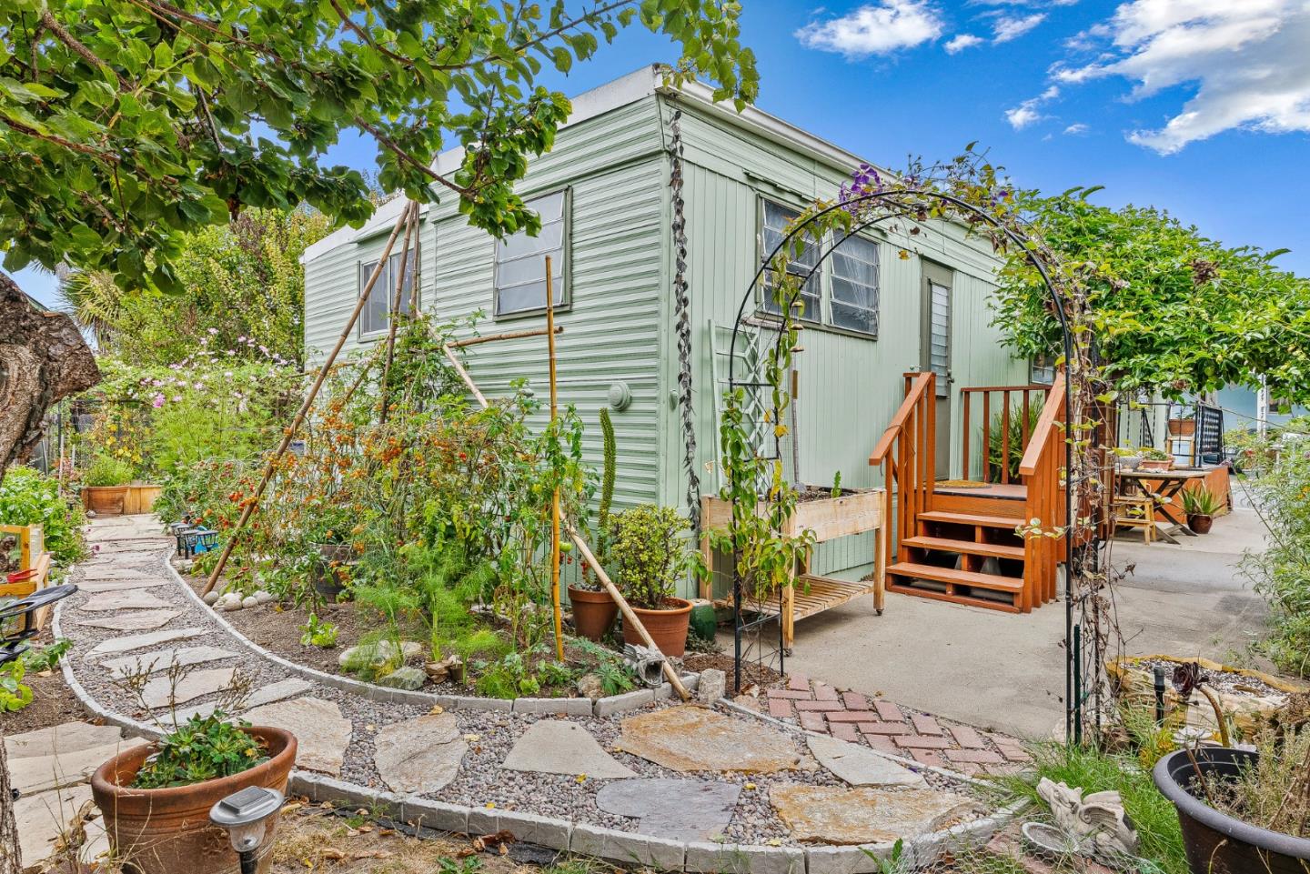 Detail Gallery Image 3 of 20 For 1040 38th Ave #39,  Santa Cruz,  CA 95062 - 2 Beds | 1 Baths