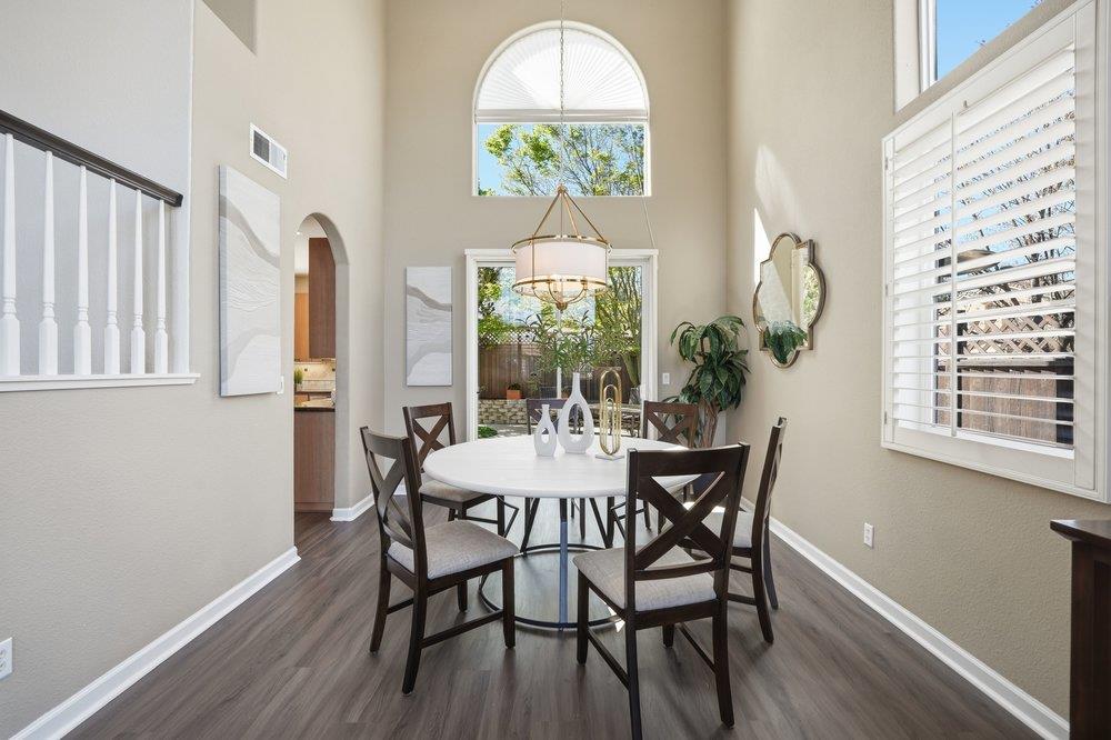 Detail Gallery Image 12 of 55 For 9781 Linnet Ct, Gilroy,  CA 95020 - 5 Beds | 3 Baths