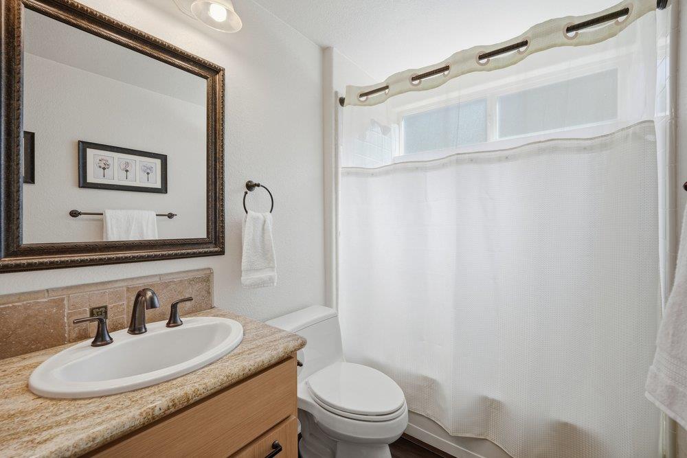 Detail Gallery Image 15 of 55 For 9781 Linnet Ct, Gilroy,  CA 95020 - 5 Beds | 3 Baths