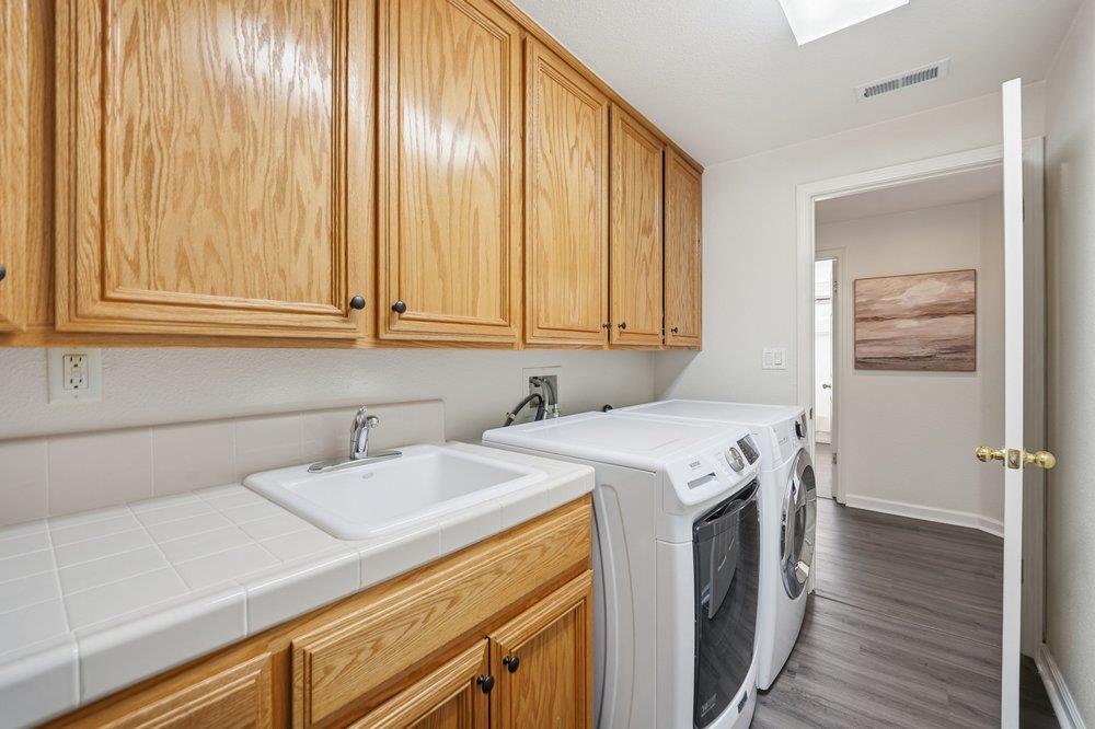 Detail Gallery Image 32 of 55 For 9781 Linnet Ct, Gilroy,  CA 95020 - 5 Beds | 3 Baths