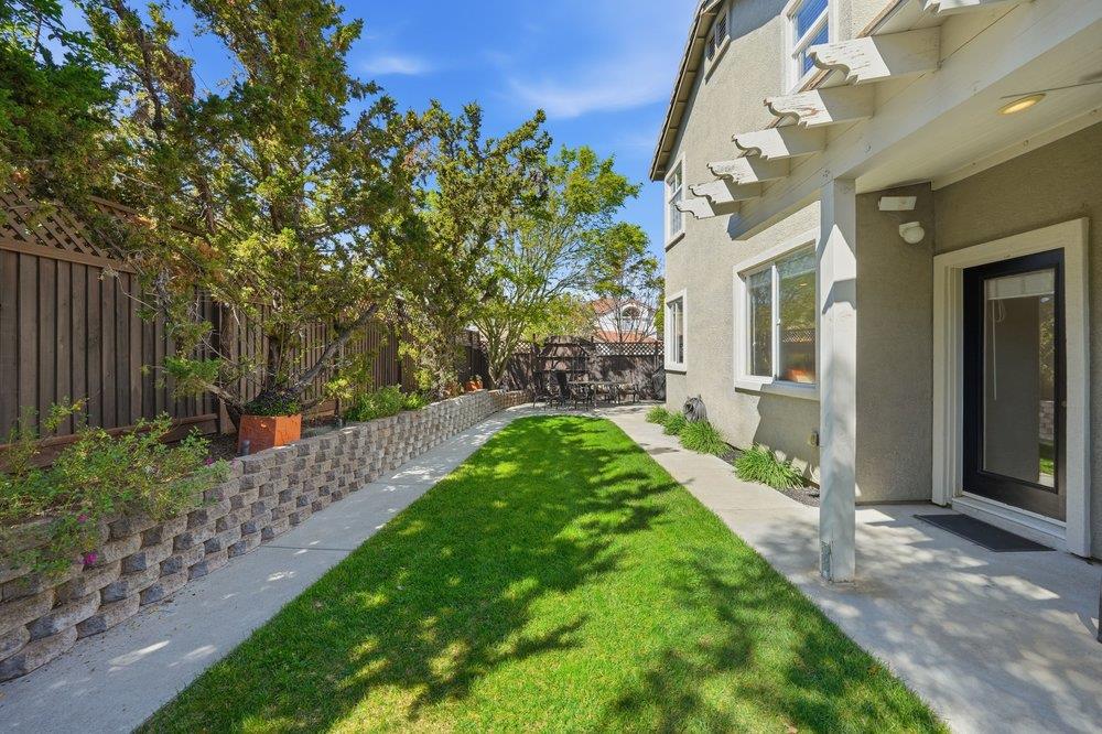 Detail Gallery Image 33 of 55 For 9781 Linnet Ct, Gilroy,  CA 95020 - 5 Beds | 3 Baths